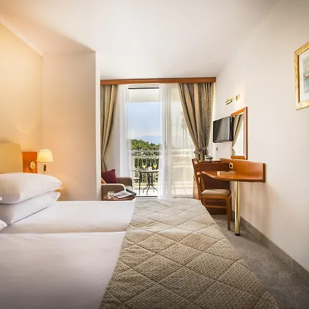 Sunny By Valamar, Ex Zvonimir Hotel 4*