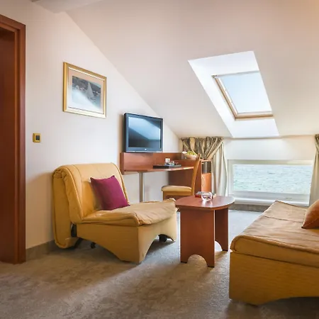 Sunny By Valamar, Ex Zvonimir Hotel 4*