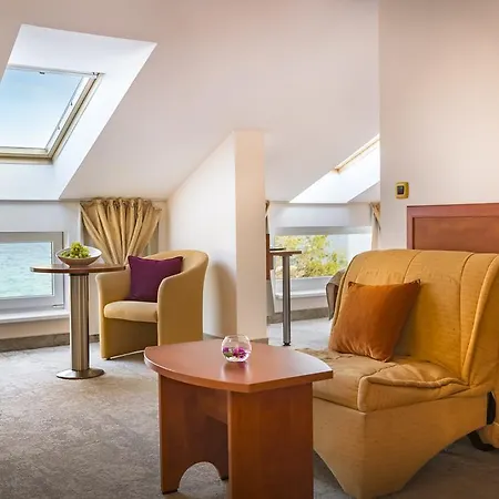 Hotel Sunny By Valamar, Ex Zvonimir 4*