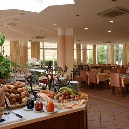 Hotel Sunny By Valamar, Ex Zvonimir 4*