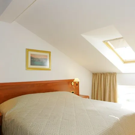 Sunny By Valamar, Ex Zvonimir Hotel