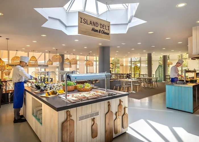 Hotell Sunny By Valamar 4*