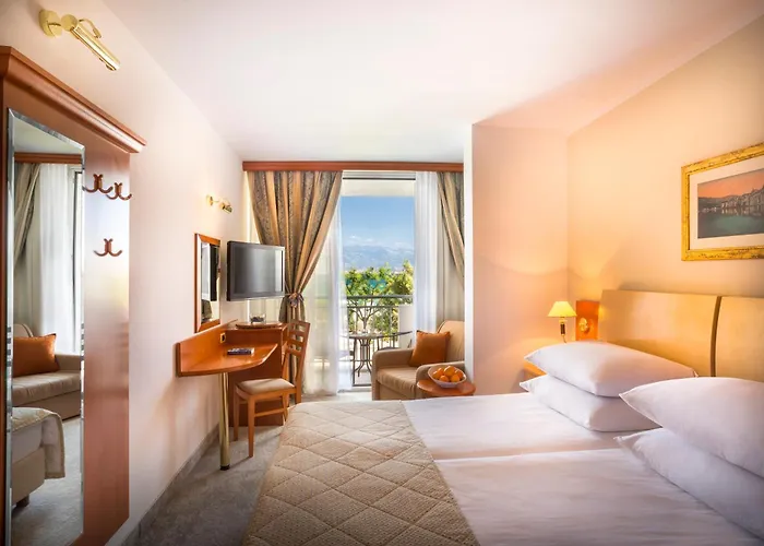 Sunny By Valamar Hotell 4*