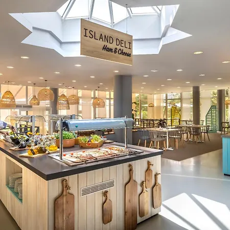 Hotell Sunny By Valamar 4*