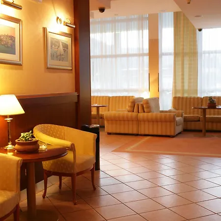 Sunny By Valamar Hotell